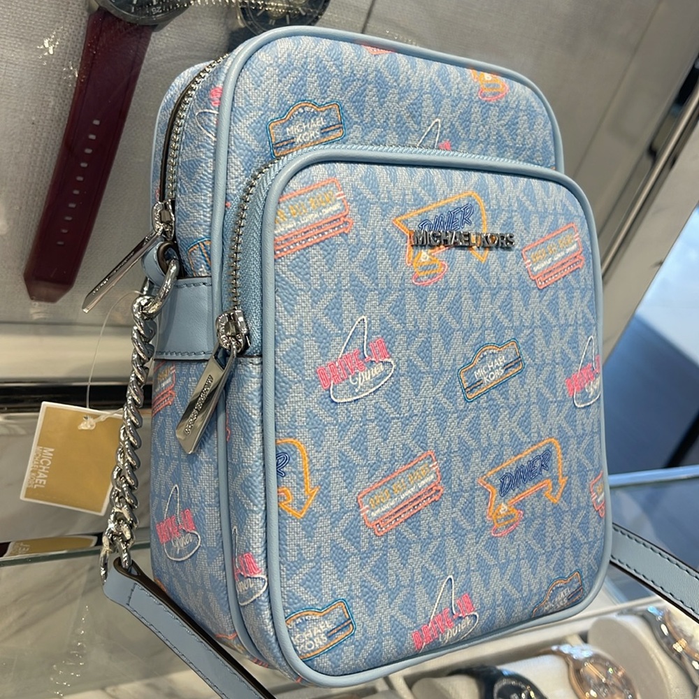MICHAEL KORS
J Set Md Printed Signature Logo Crossbody NS CHAIN XBODY Flight
NWT - Picture 6 of 16